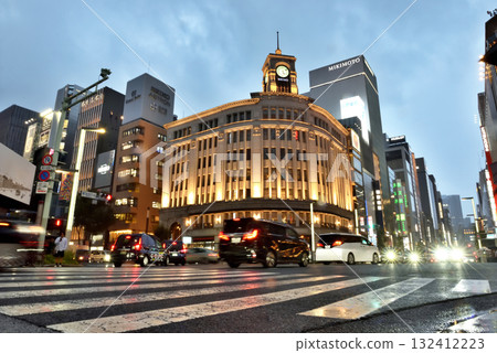 雨夜的銀座四丁目十字路口 雨夜的銀座四丁目十字路口 132412223