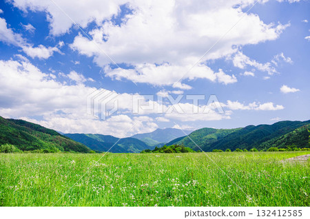 初夏的草原景色-木曾村 初夏的草原景色-木曾村 132412585