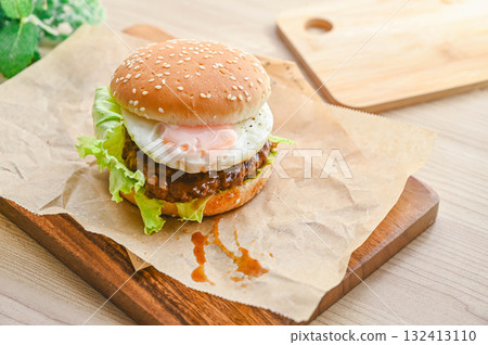 手作月見漢堡 手作月見漢堡 132413110