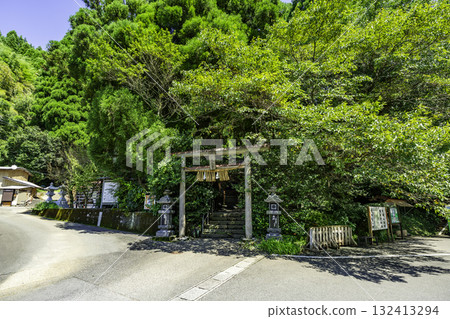 宮崎縣高千穗町高千穗新館神社鳥居 宮崎縣高千穗町高千穗新館神社鳥居 132413294