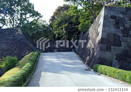 舊江戶城（皇居）汐見坂 [東京千代田區] 132413324
