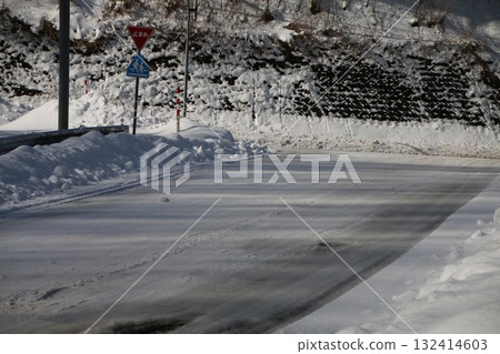 結冰的道路 結冰的道路 132414603