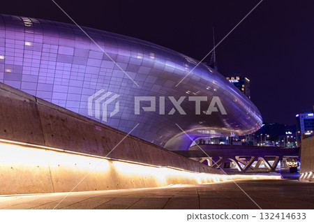 Beautiful night view of the Dongdaemun area in Seoul, South Korea 132414633