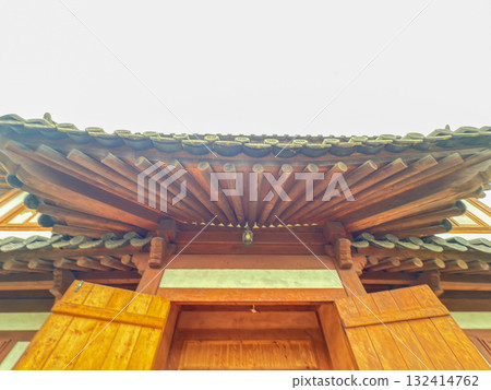 Traditional Korean house. Korean house roof Traditional Korean house. Korean house roof 132414762