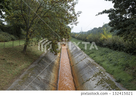 Flowing drainage water of urban waster Flowing drainage water of urban waster 132415021