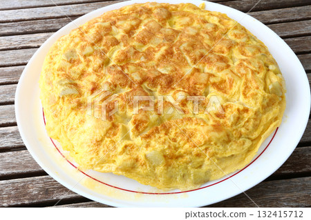 spanish egg omelette as typical lunch food 132415712