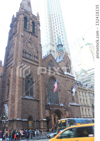 紐約冬季城市景觀和聖誕彩燈、紀念品、任天堂和蒂芙尼 132418135