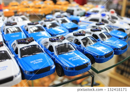 紐約冬季城市景觀和聖誕彩燈、紀念品、任天堂和蒂芙尼 132418171