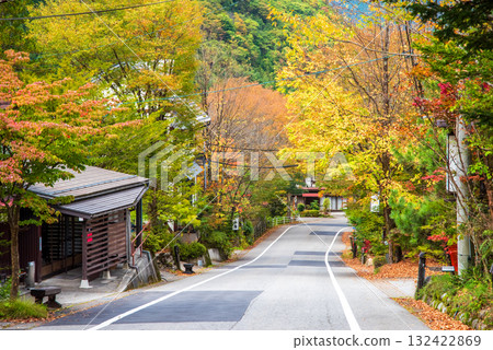 Autumn at Fukuji Onsen in Okuhida Onsen Village Autumn at Fukuji Onsen in Okuhida Onsen Village 132422869