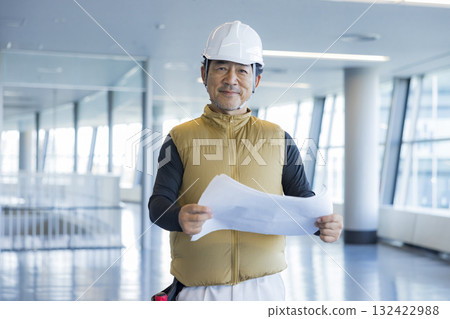 現場監督與圖紙 132422988