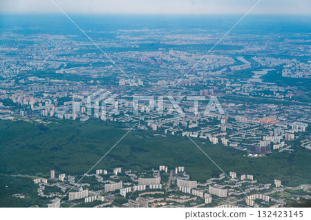 Residential areas of the south of Moscow Yasenevo and Chertanovo and Bitsevsky forest bird's-eye view. 132423145