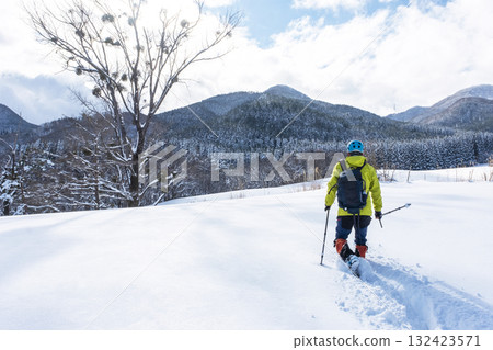 Image of snowshoe trekking Hiruzen Kogen 132423571