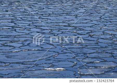 知床海的荷葉冰 132423764