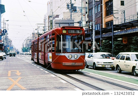1992: Former Sapporo City Tram articulated car, Meitetsu Minomachi Line, discontinued line, Nagoya Railroad, Gifu City, Gifu Prefecture, archival photograph 132423852