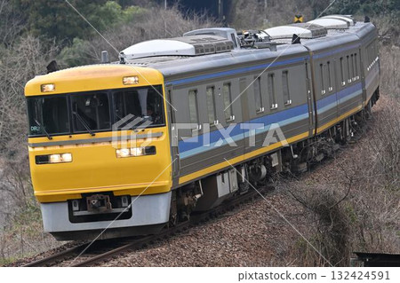 Kiha 95 series Doctor Tokai DR2 formation undergoing inspection on the Takayama Main Line 132424591