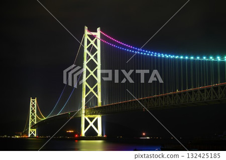 明石海峽大橋的夜景 明石海峽大橋的夜景 132425185