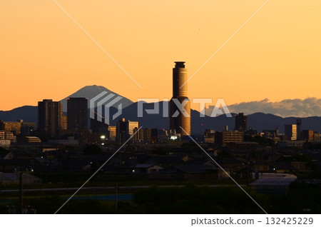 Fuji early in the morning Fuji early in the morning 132425229