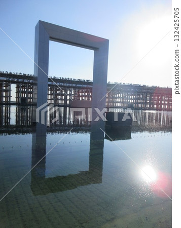 Kansai Expo Water Plaza and the Large Roof Ring during the day 132425705