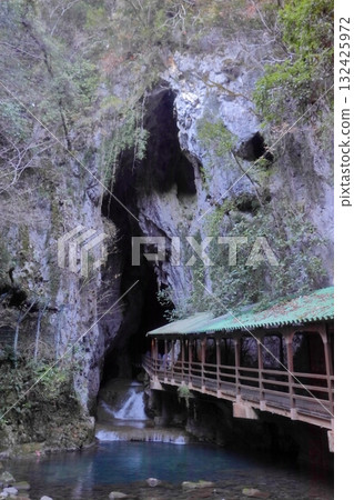 秋吉台鐘乳洞入口（山口縣美你市） 132425972