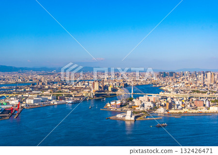 大阪港和大阪的街道 132426471