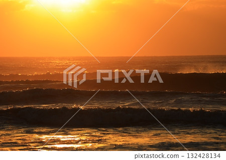 The sea stained in the morning sun The sea stained in the morning sun 132428134
