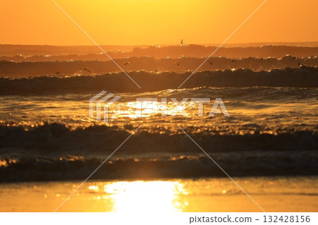 The sea stained in the morning sun The sea stained in the morning sun 132428156