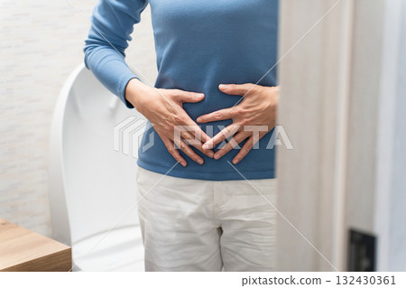 沒有便秘的中年婦女的生活方式形象 132430361