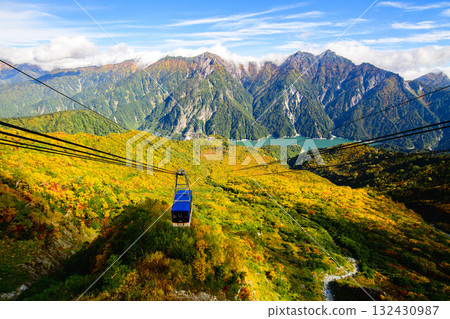 Spectacular view from the Daikanbo Ropeway station on the Tateyama Kurobe Alpine Route, Toyama Prefecture 132430987