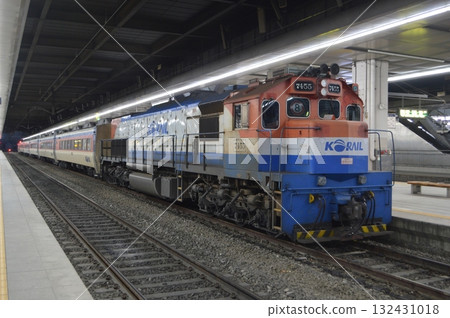 Mugunghwa train stops at Yongsan Station of Korea Railway KORAIL Mugunghwa train stops at Yongsan Station of Korea Railway KORAIL 132431018