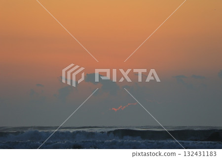 Sunrise, waves and sea on the Kujukuri coast 132431183