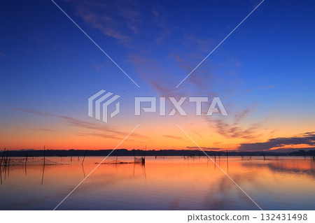 Asahi reflected on the surface of the water 132431498