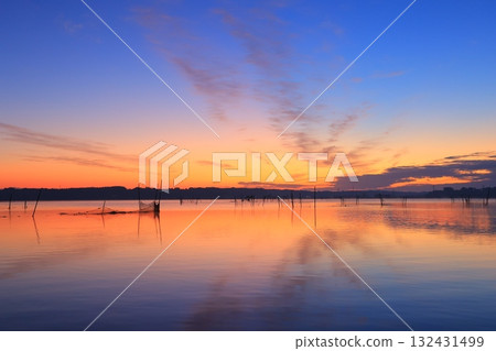 Asahi reflected on the surface of the water 132431499