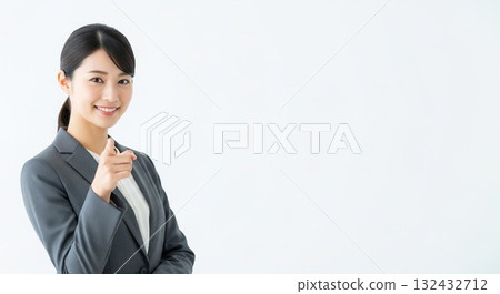 Persuasive gestures by Japanese female employees to speak to you 132432712