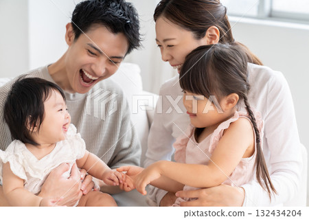 Parent and daughter, family of 4 Parent and daughter, family of 4 132434204