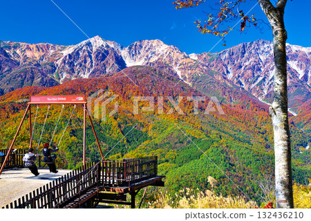 白馬岩岳度假村的秋葉 132436210