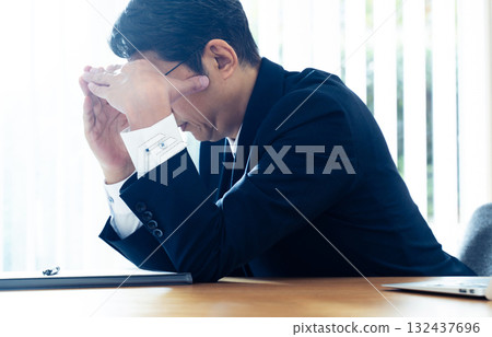 震驚的商人 132437696