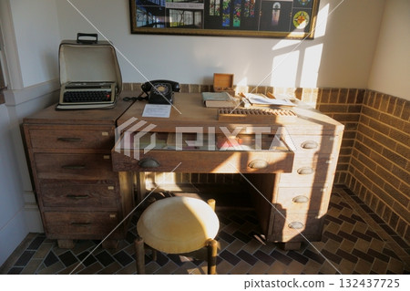Cultural Path Tsurugikan Retro Desk Cultural Path Tsurugikan Retro Desk 132437725