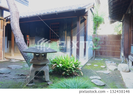 Cultural Path Tsukigikan Courtyard with Lanterns 132438146
