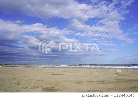 陽光明媚的日子在卡塔卡伊游泳 陽光明媚的日子在卡塔卡伊游泳 132440145