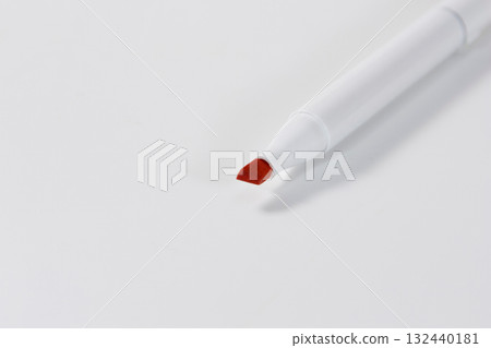 Colorful French vermilion art marker pens 132440181