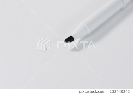 Colorful black art marker pens 132440243