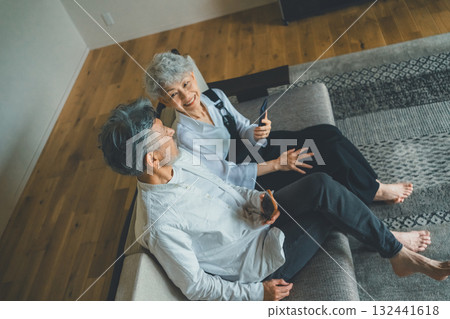 資深加上智能手機 132441618