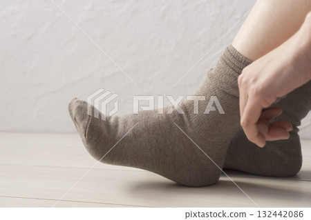 一個穿襪子的女人 132442086