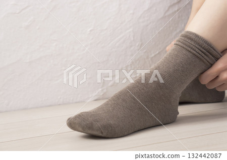 一個穿襪子的女人 132442087