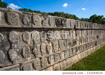 Chichen Itza Tzompantli the Wall of Skulls Chichen Itza Tzompantli the Wall of Skulls 132444019