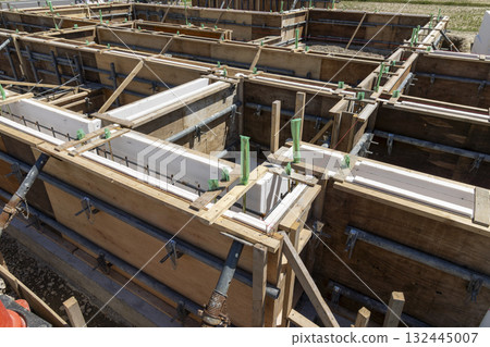 房屋建築材料：地基 132445007