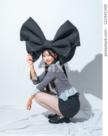 Fashion portrait of young woman Fashion portrait of young woman 132445308
