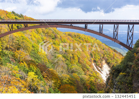 Autumn in Bandai-Azuma Skyline, Fudosawa Bridge and autumn leaves, Fukushima City, Fukushima Prefecture 132445451