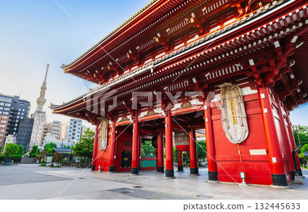 Morning view of Sensoji Temple's Hozomon Gate and Tokyo Skytree 132445633