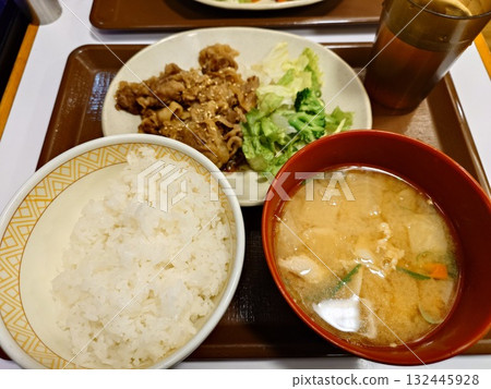 牛肋烤肉套餐(含杯) 牛肋烤肉套餐(含杯) 132445928